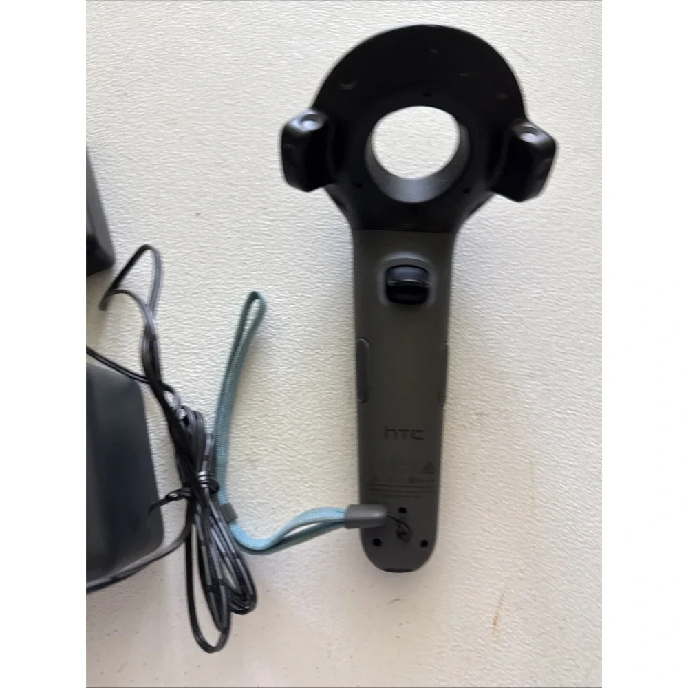 HTC Vive Base Station 1.0 Sensor & SteamVR Controller 2PR8100 Black